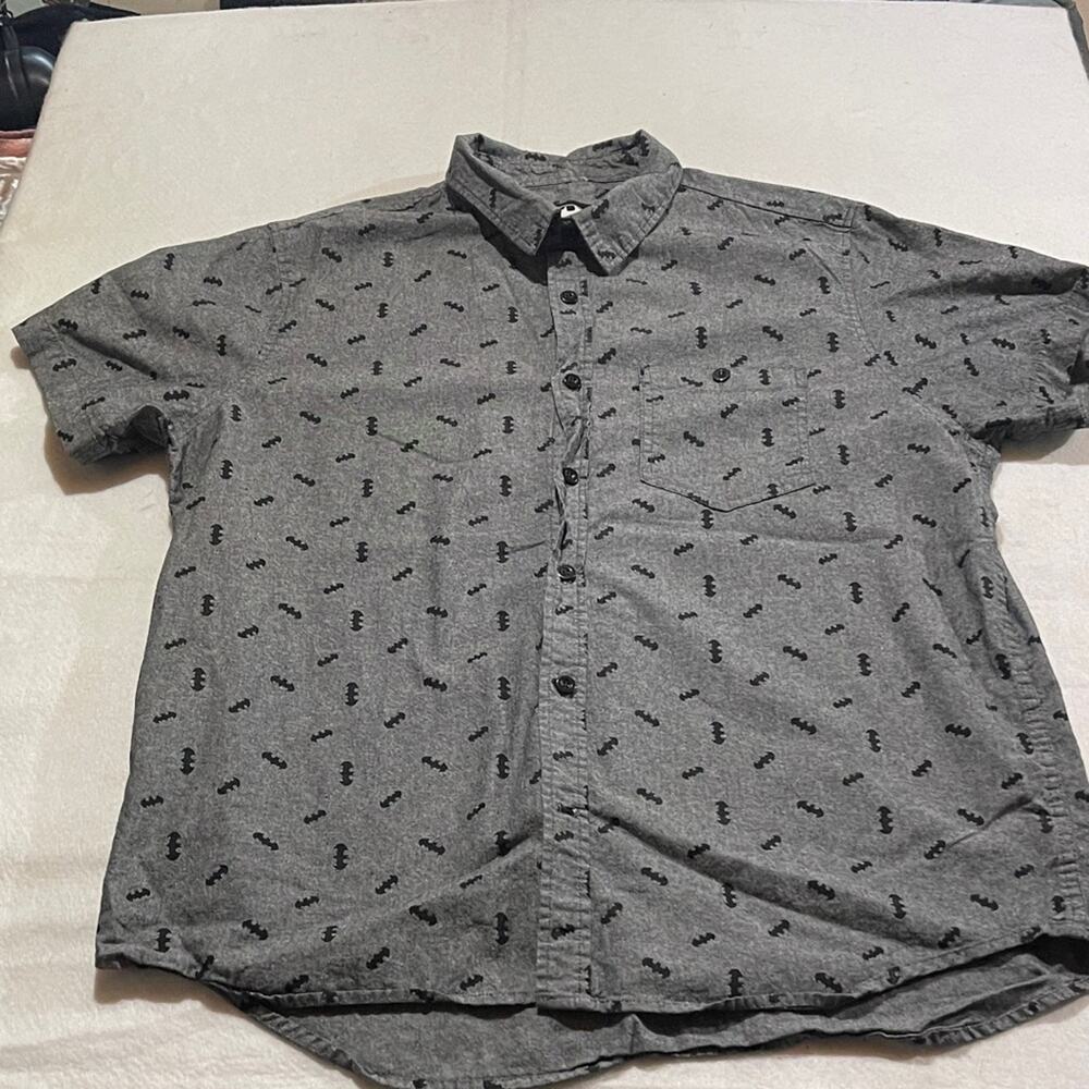 Batman Gray Casual Button Down Shirt size xl